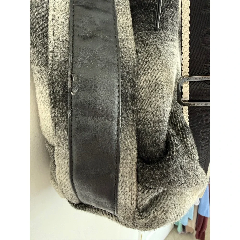 Lululemon Athletica Fast in Flight Tote Gym Bag Black Ombre Plaid Wool Gray Read